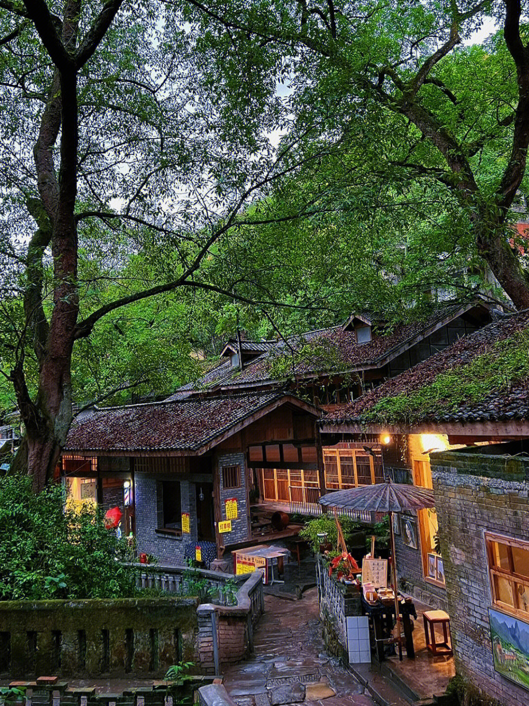 北碚金刚碑古镇夜景图片