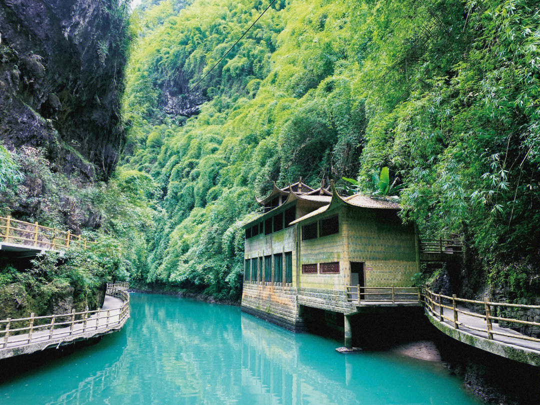 阿依河漂流历险记