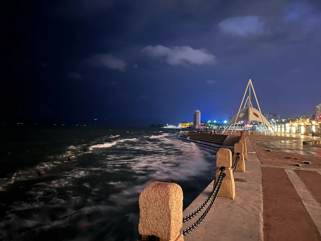 烟台第一海水浴场夜景图片