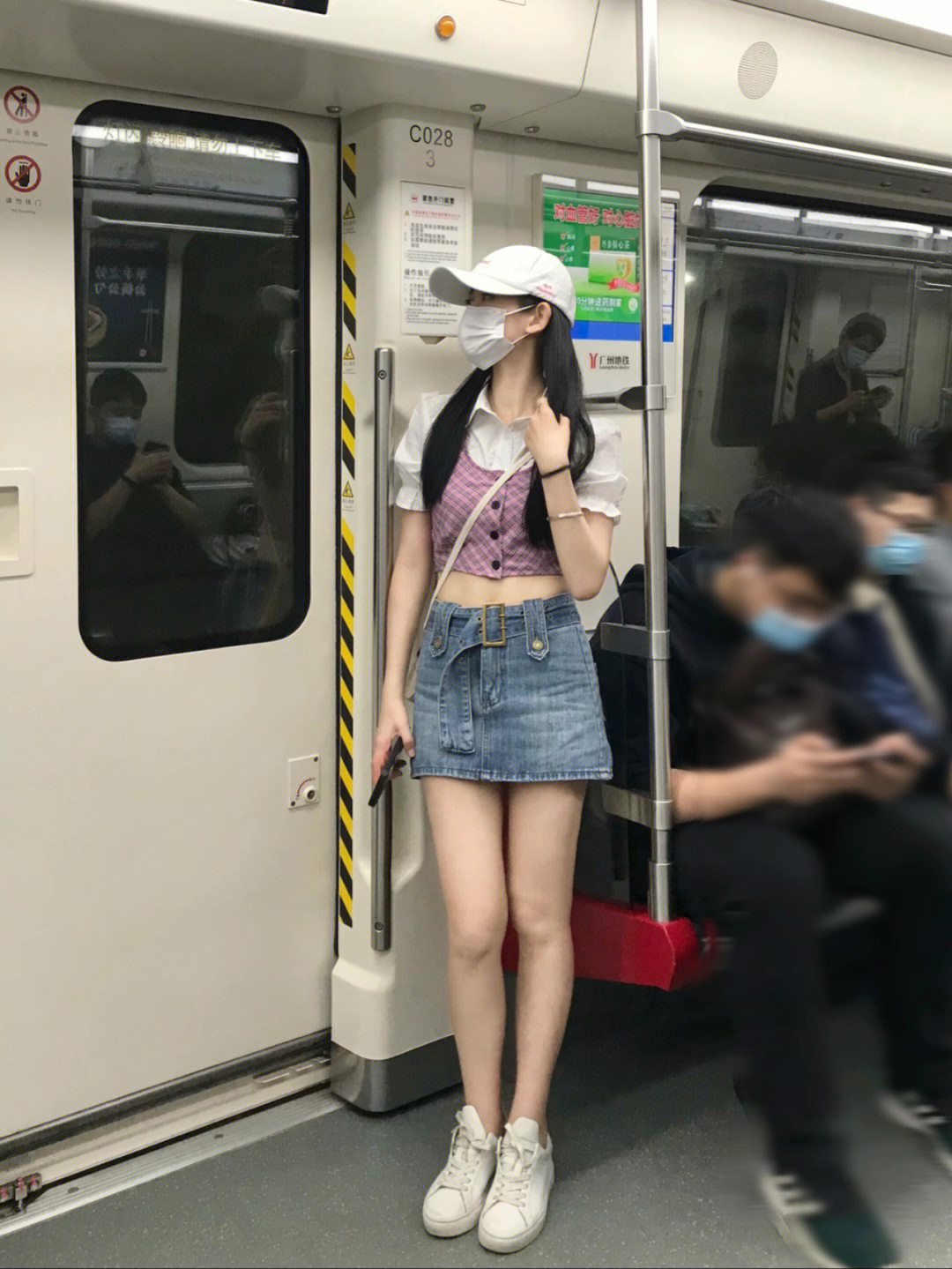 ootd01地铁上的美式辣妹穿搭