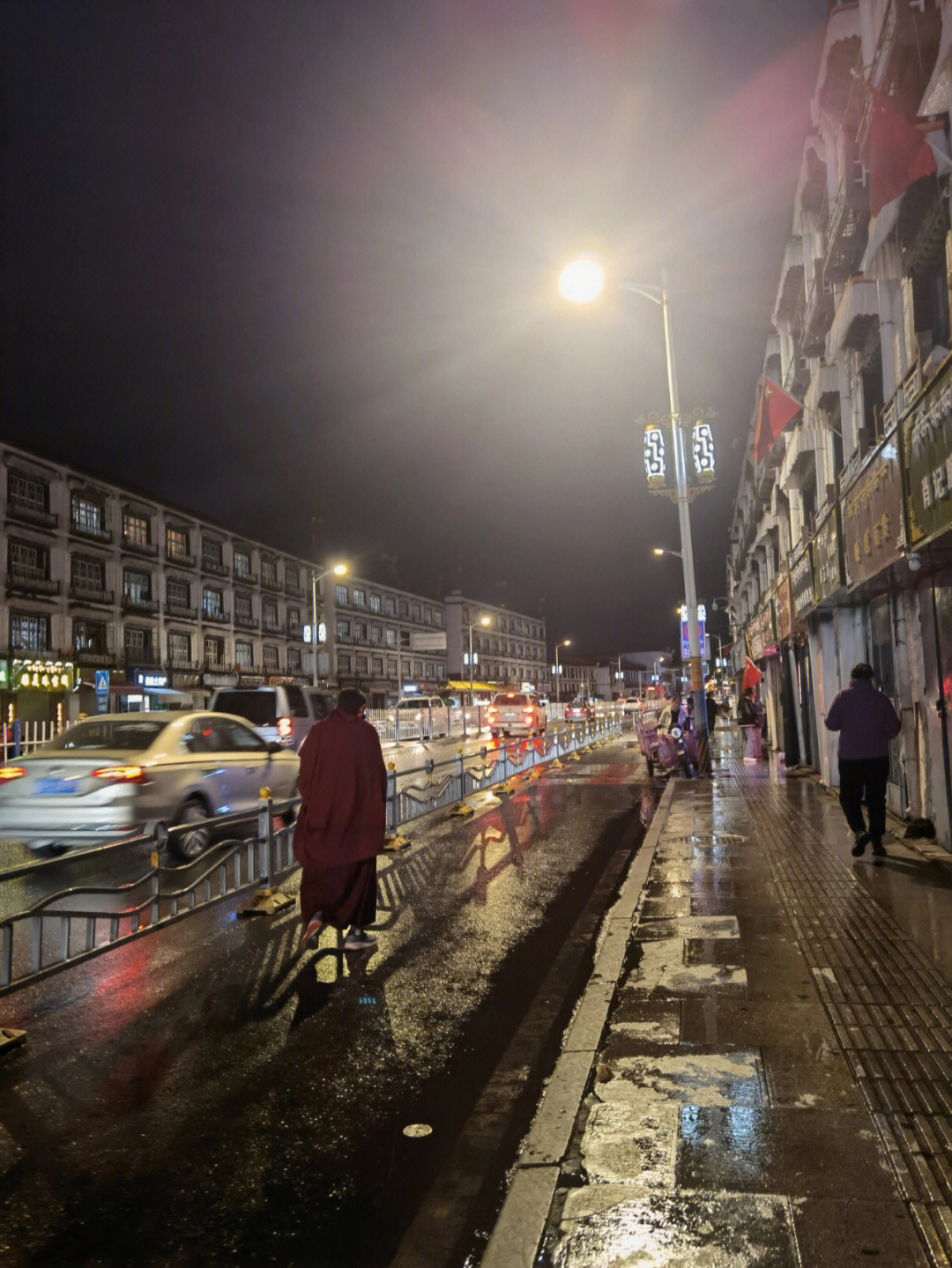 拉萨下雨图片图片