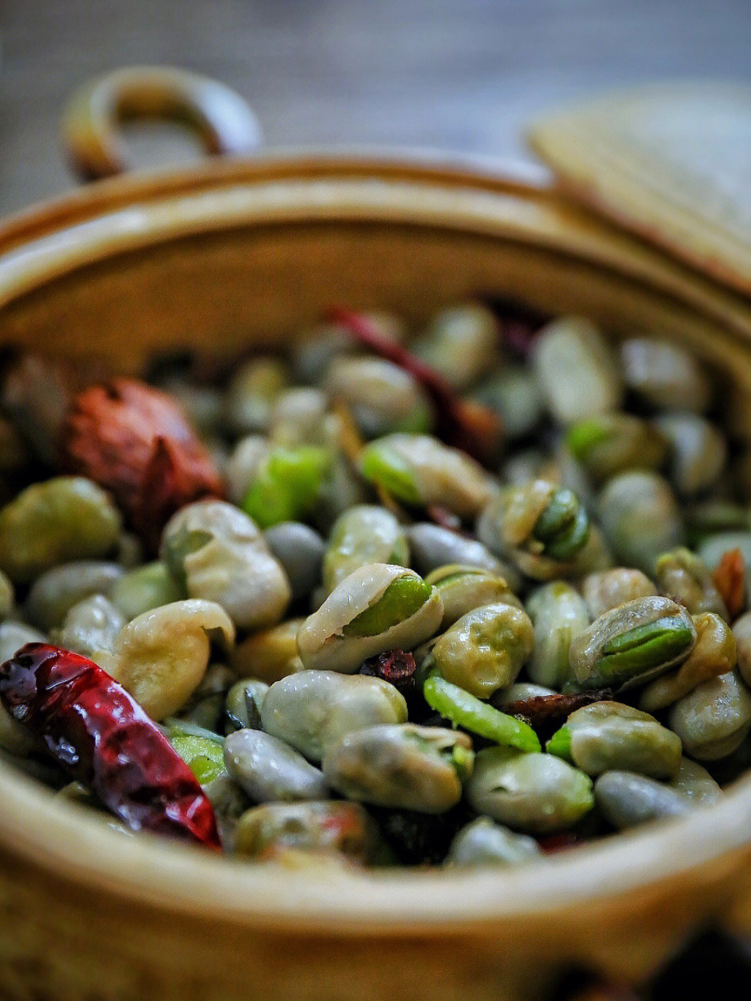 新鲜青蚕豆季正好吃油焖青蚕豆