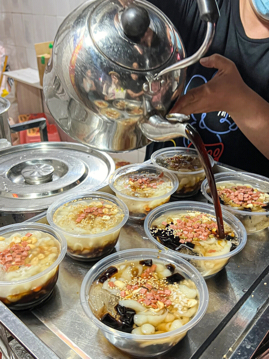 重庆涪陵美食排队40分钟只为一碗糯米凉虾