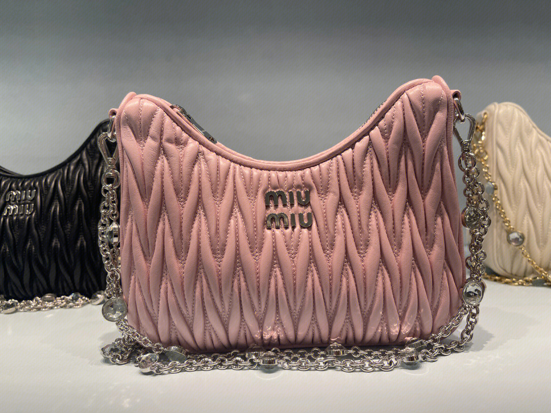 miumiu新款包包