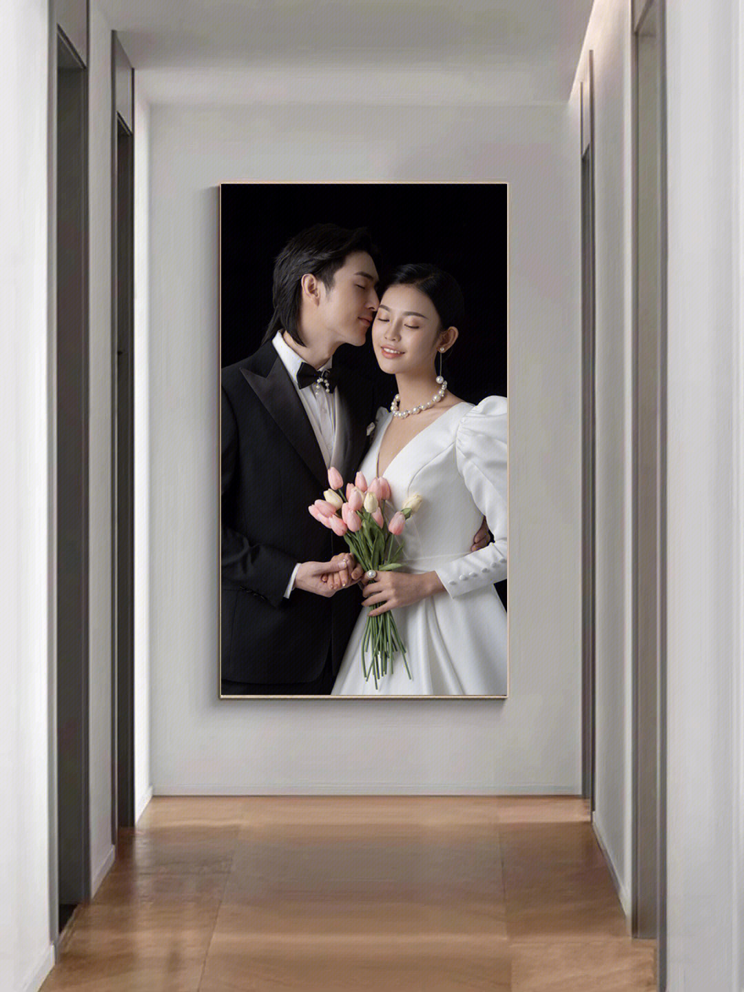 用自己拍的婚纱照做成进门玄关挂画超好看