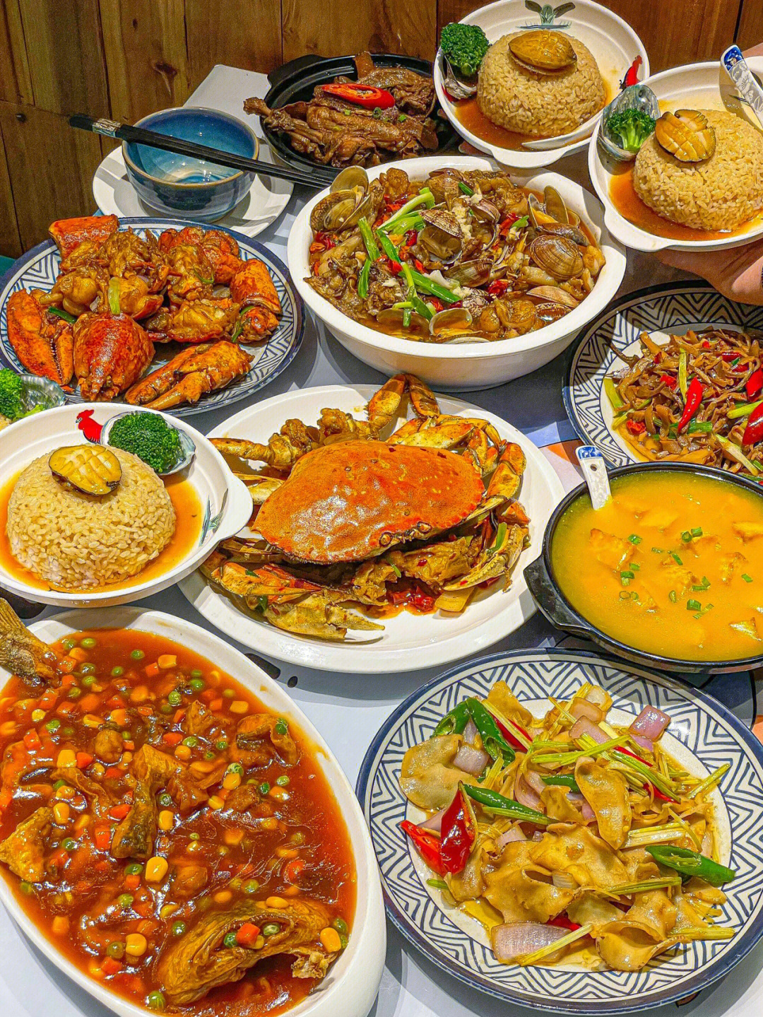 冒雨都来厦门曾厝垵1圆吃鲍鱼饭的海鲜大餐