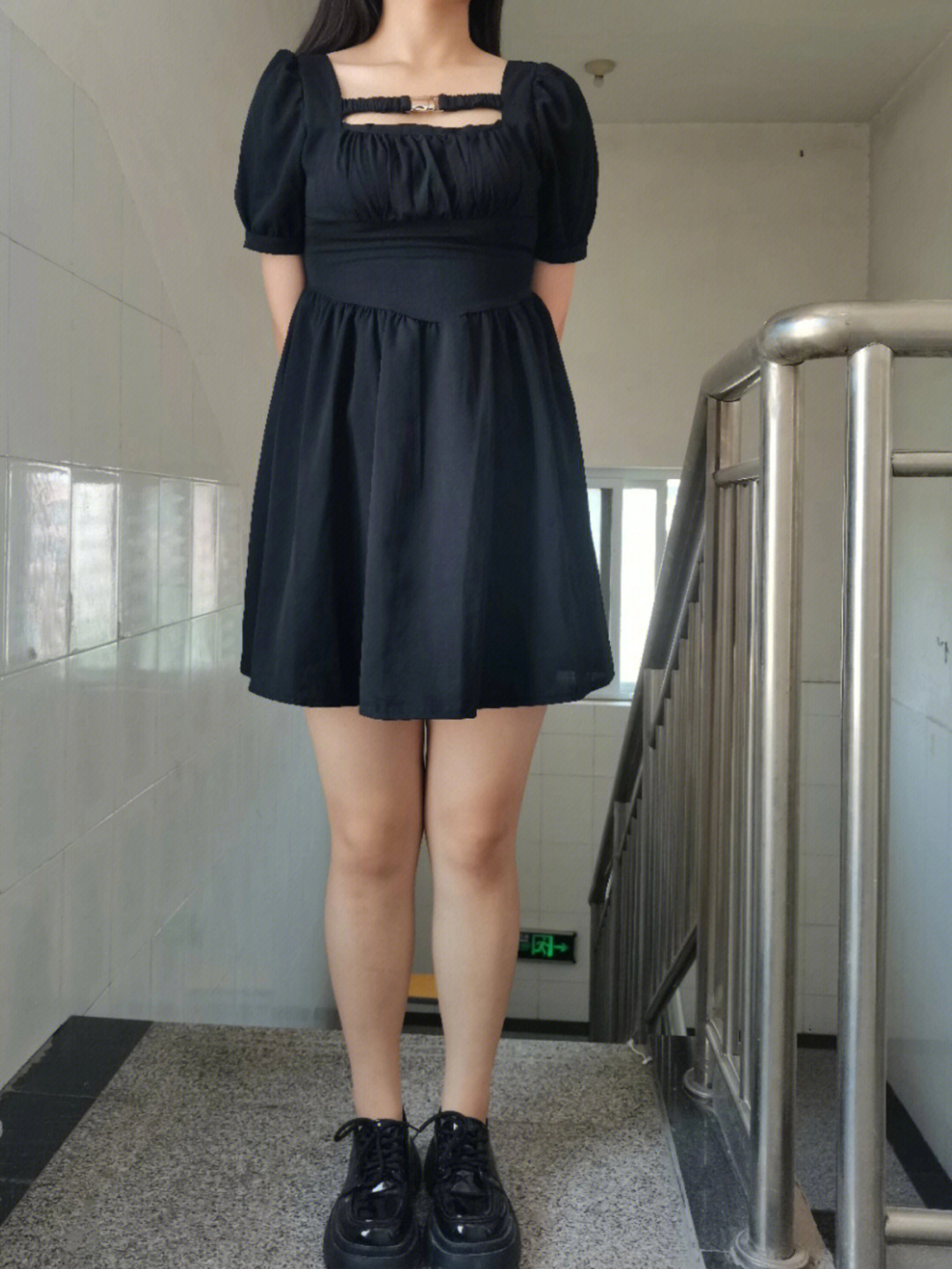 ootd170125斤显瘦百搭小黑裙