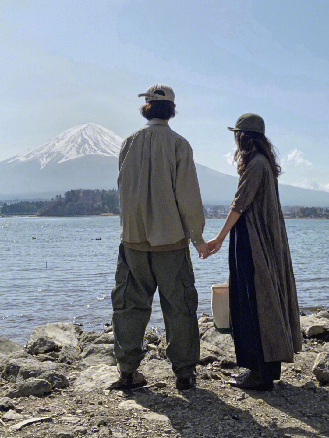 富士山下泳儿图片