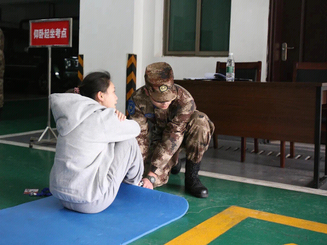 裸检女兵图片