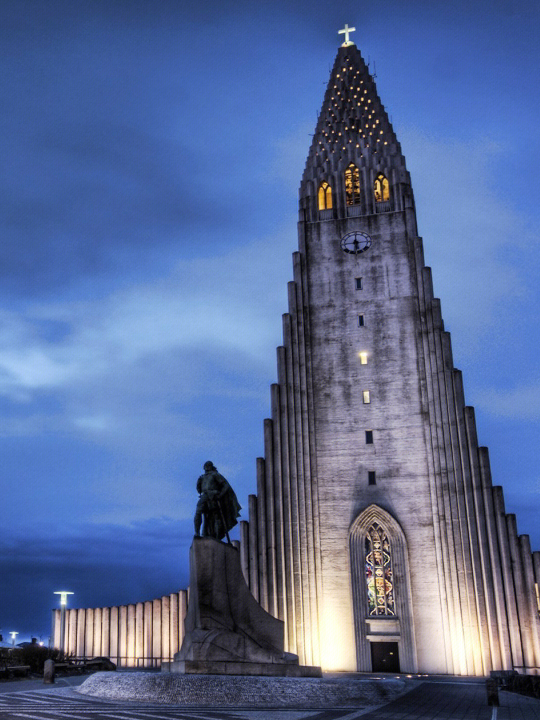 冰岛首都地标余晖下的风琴教堂