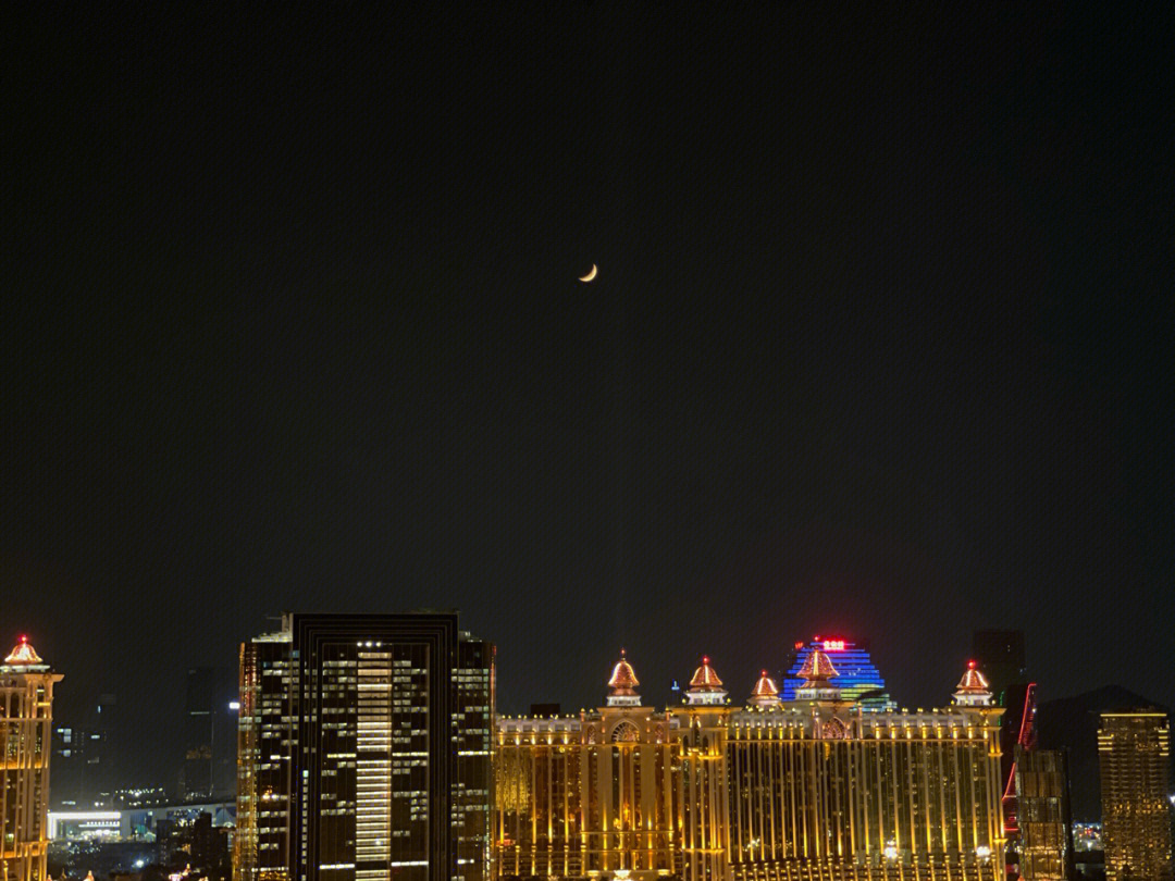 下弦月夜景图片图片