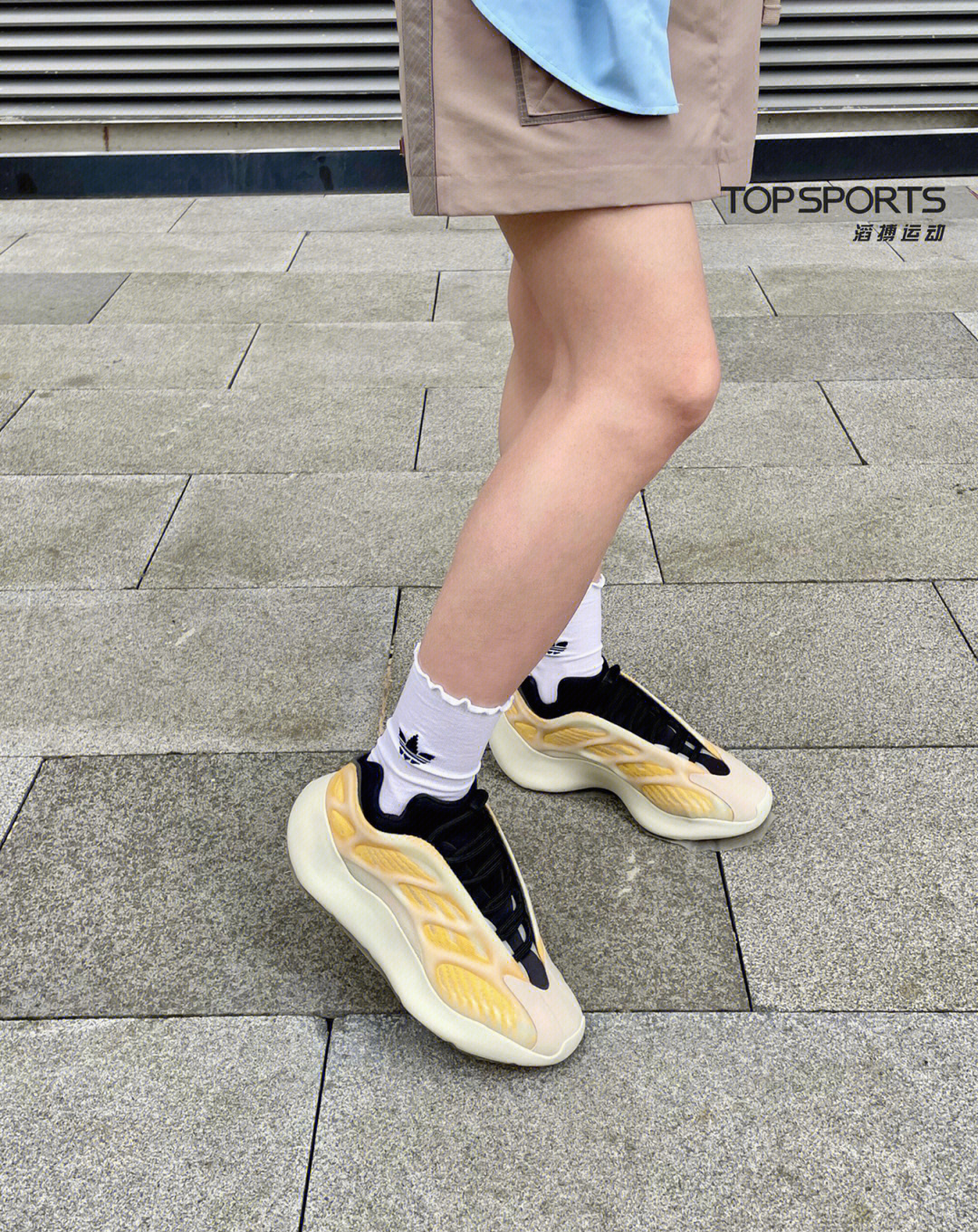 yeezy700v3很难穿进去图片