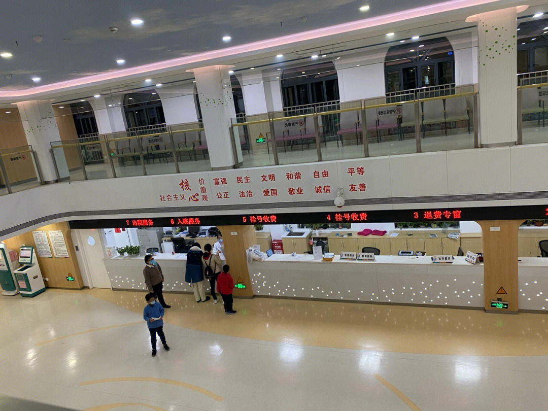 上海北京西路儿童医院比泸定路人少多了