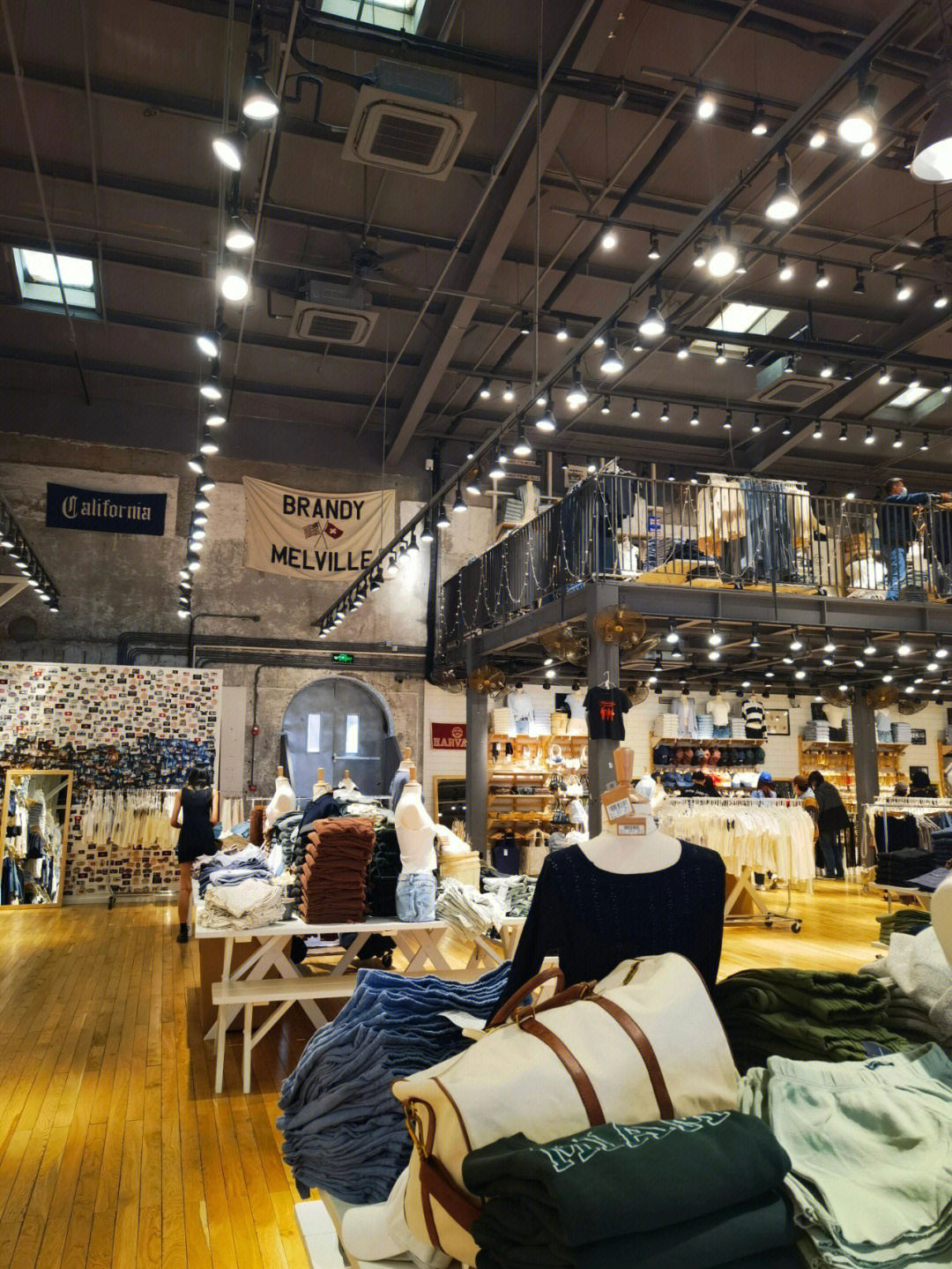 打卡brandymelville北京三里屯店