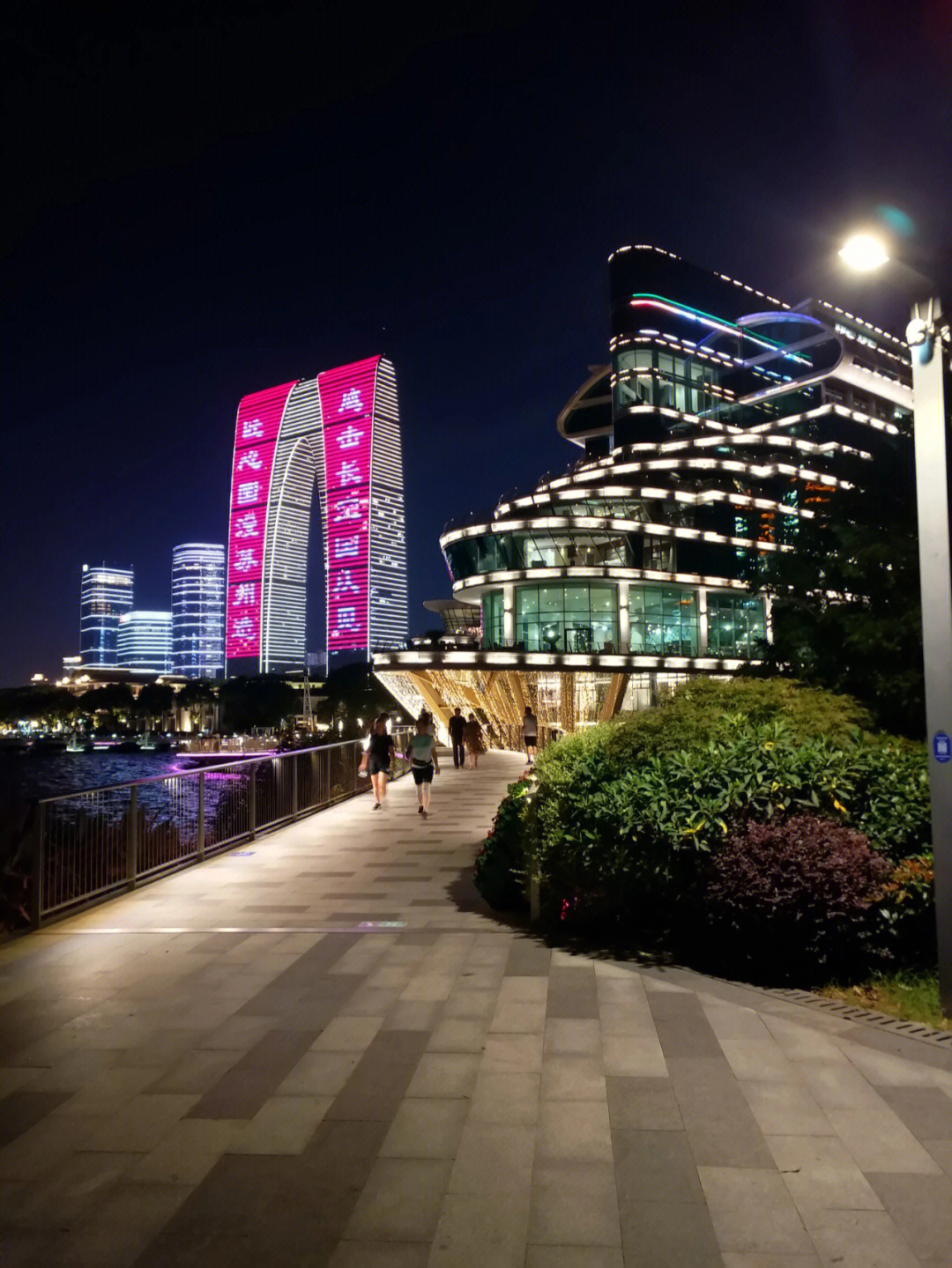 金鸡湖步道夜景图片