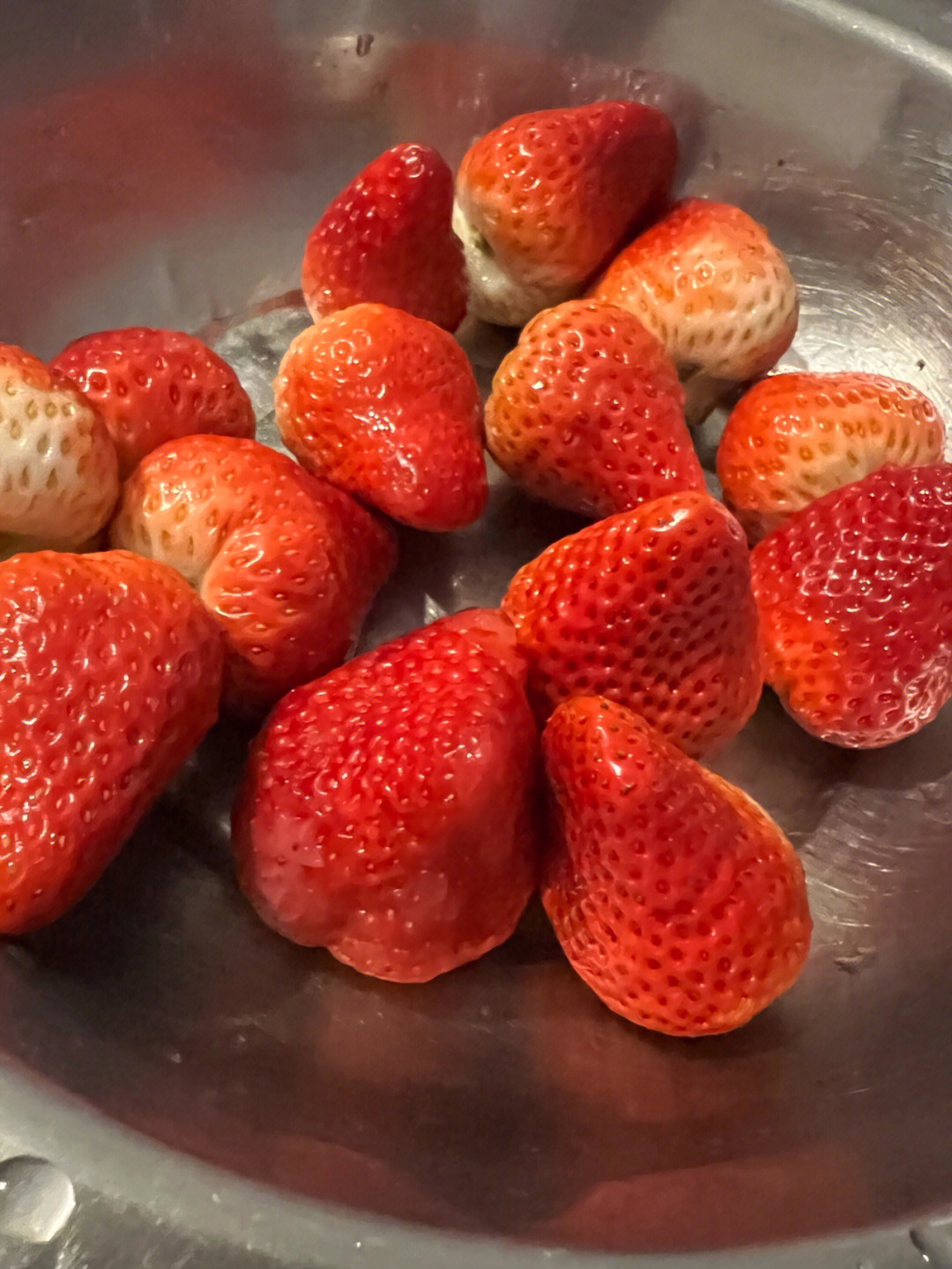 家里吃草莓真实图片图片