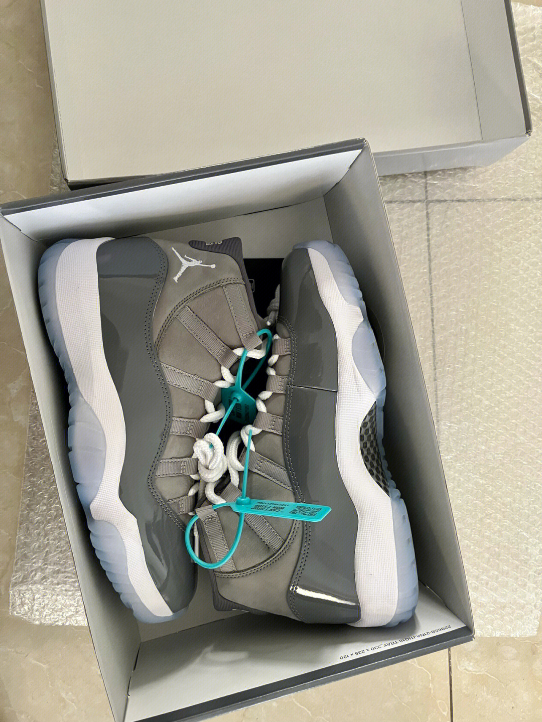 aj11酷灰鞋盒图片