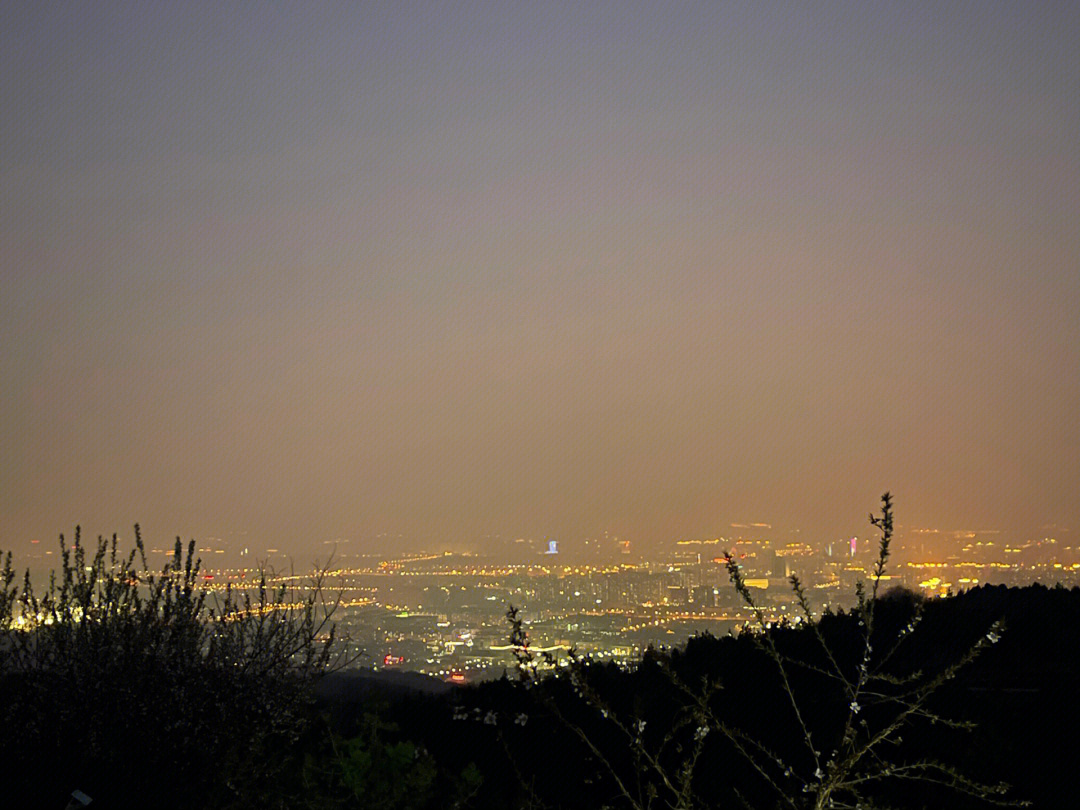 鬼笑石一览北京夜景