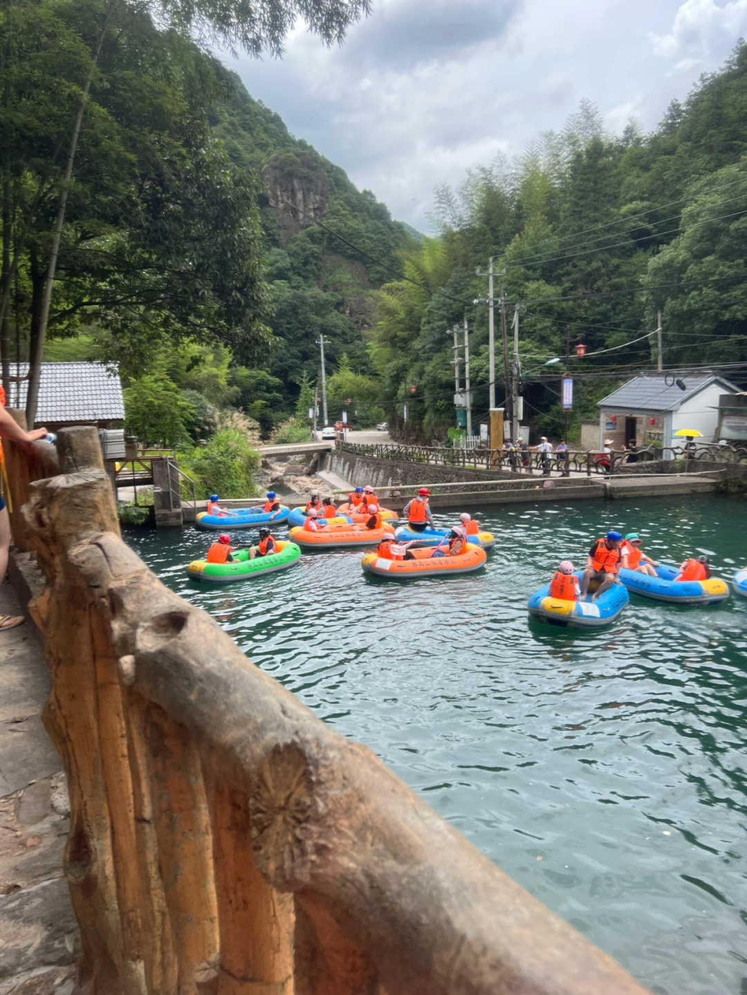 衢州药王山漂流图片