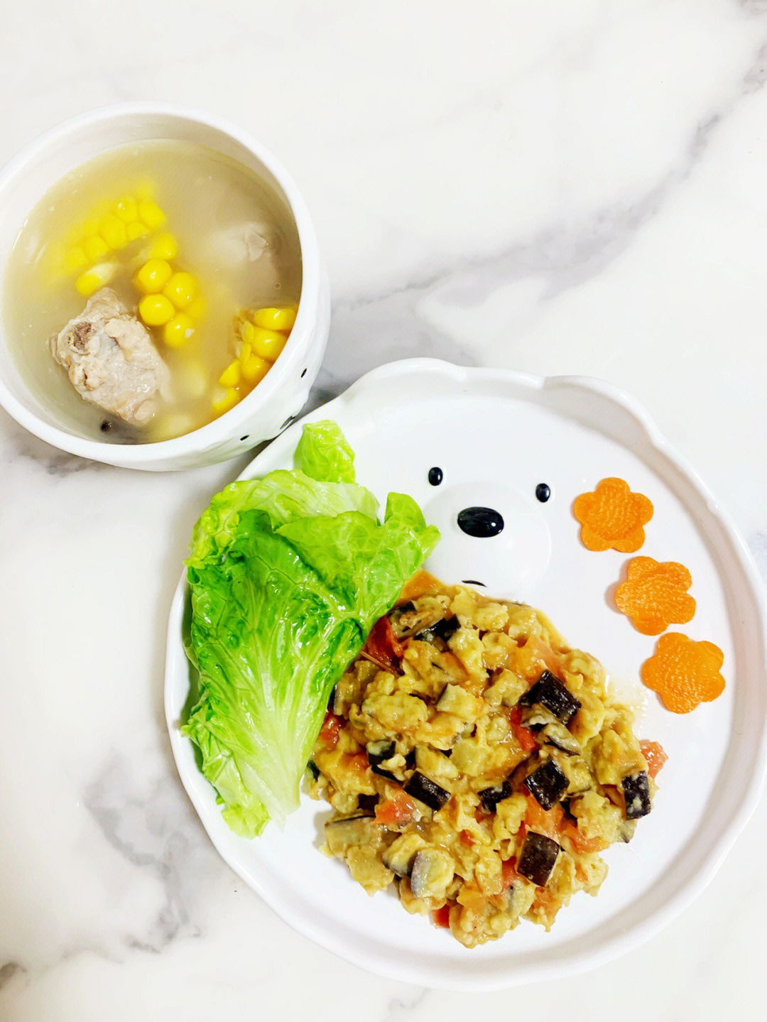 宝宝晚餐焖茄子饭排骨玉米汤