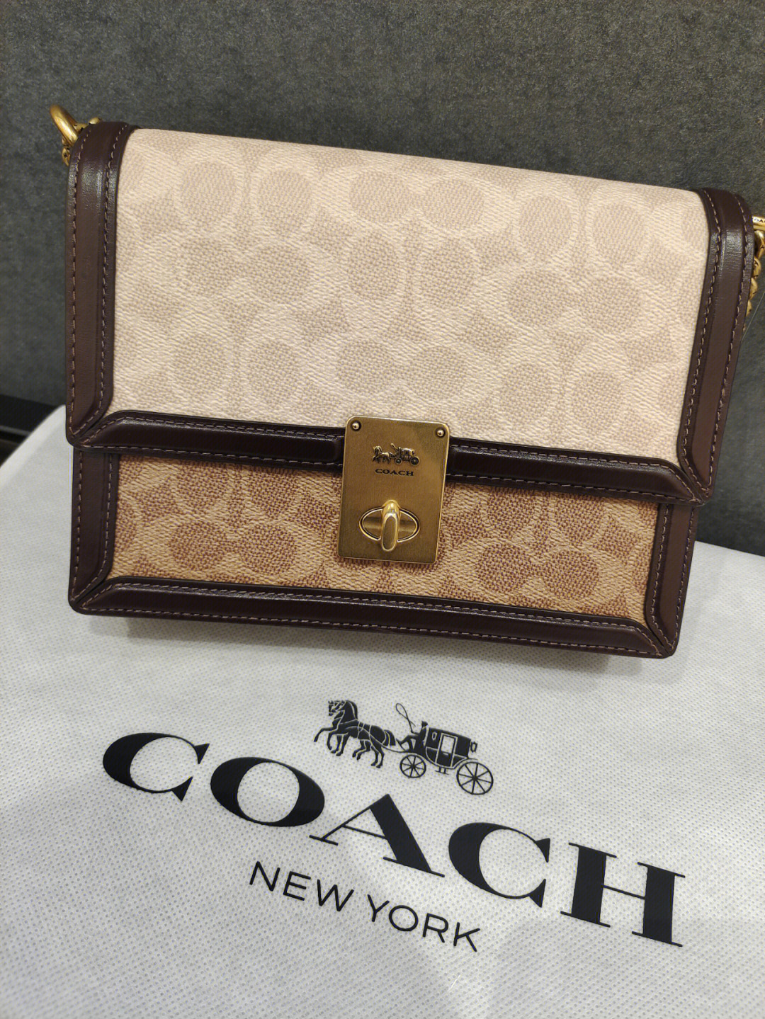 coach哈顿小方包鉴定图片