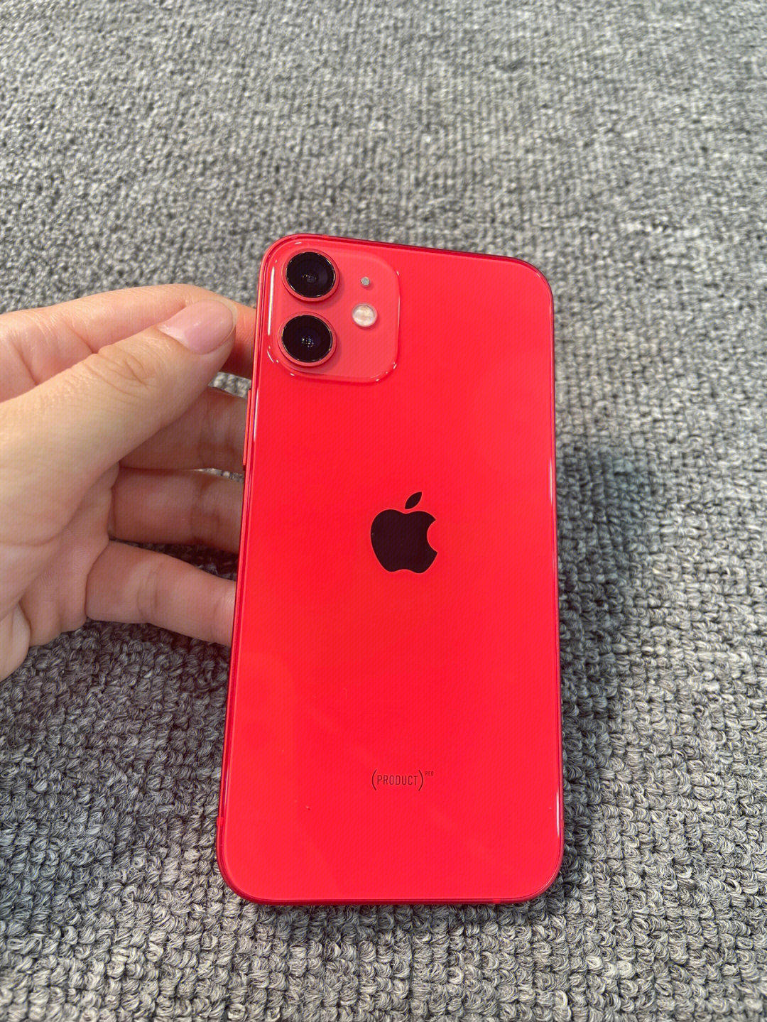 苹果iphone12mini 128g 红色九八新,外观无磕碰,细微磨损看不出来