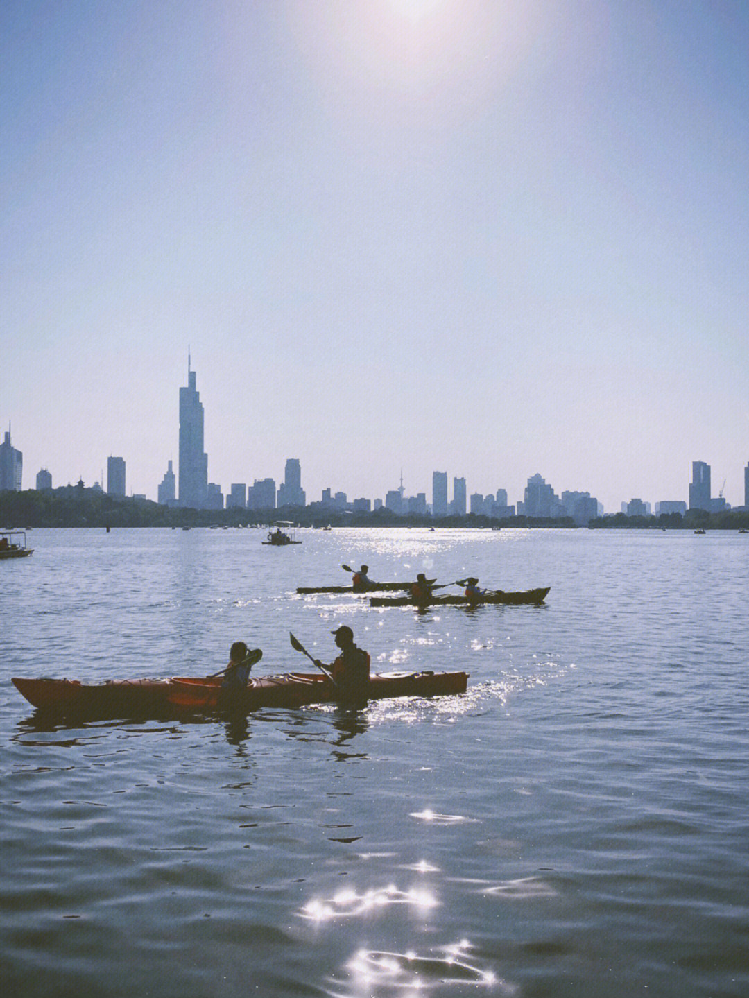 南京玄武湖游船图片