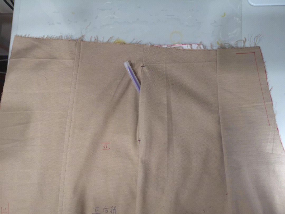 裤缝的隐形缝制方法图片