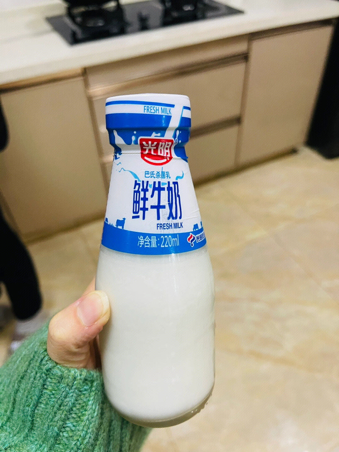 小时候光明盒装甜牛奶图片