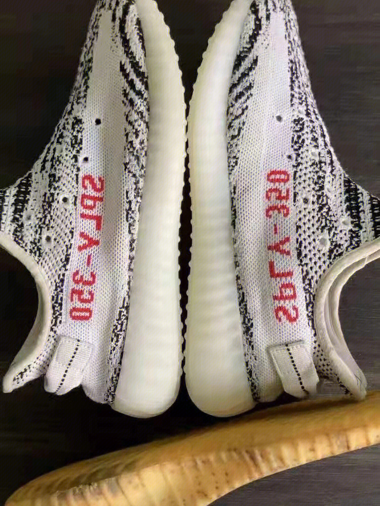 yeezy350发黄粉化断裂,别扔,换好就完事了