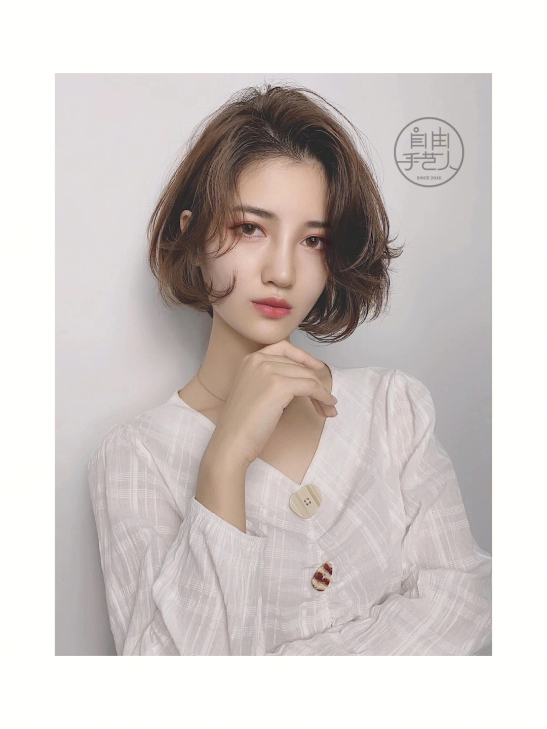 最可爱最时尚的韩式短发烫发,最修容的短发八字刘海能很好的修饰脸部