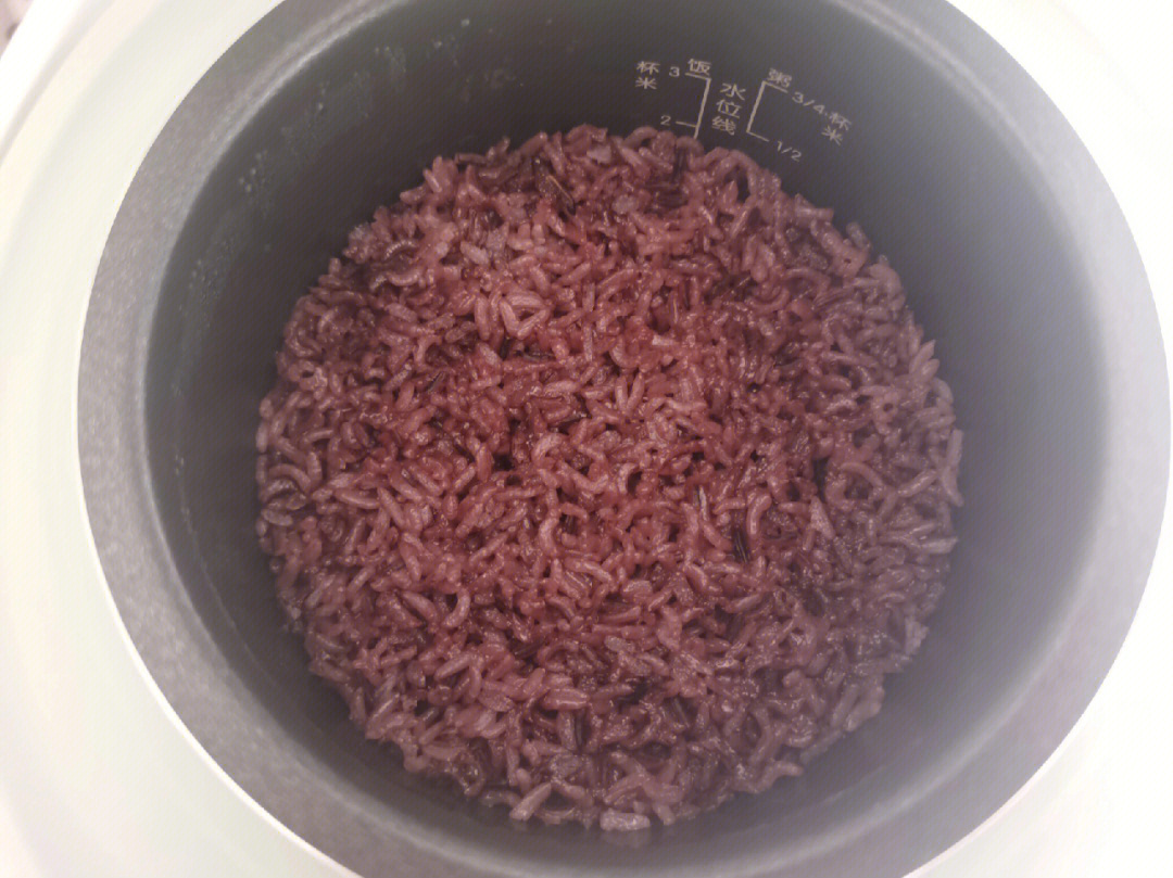 紫米米饭甜筒图片