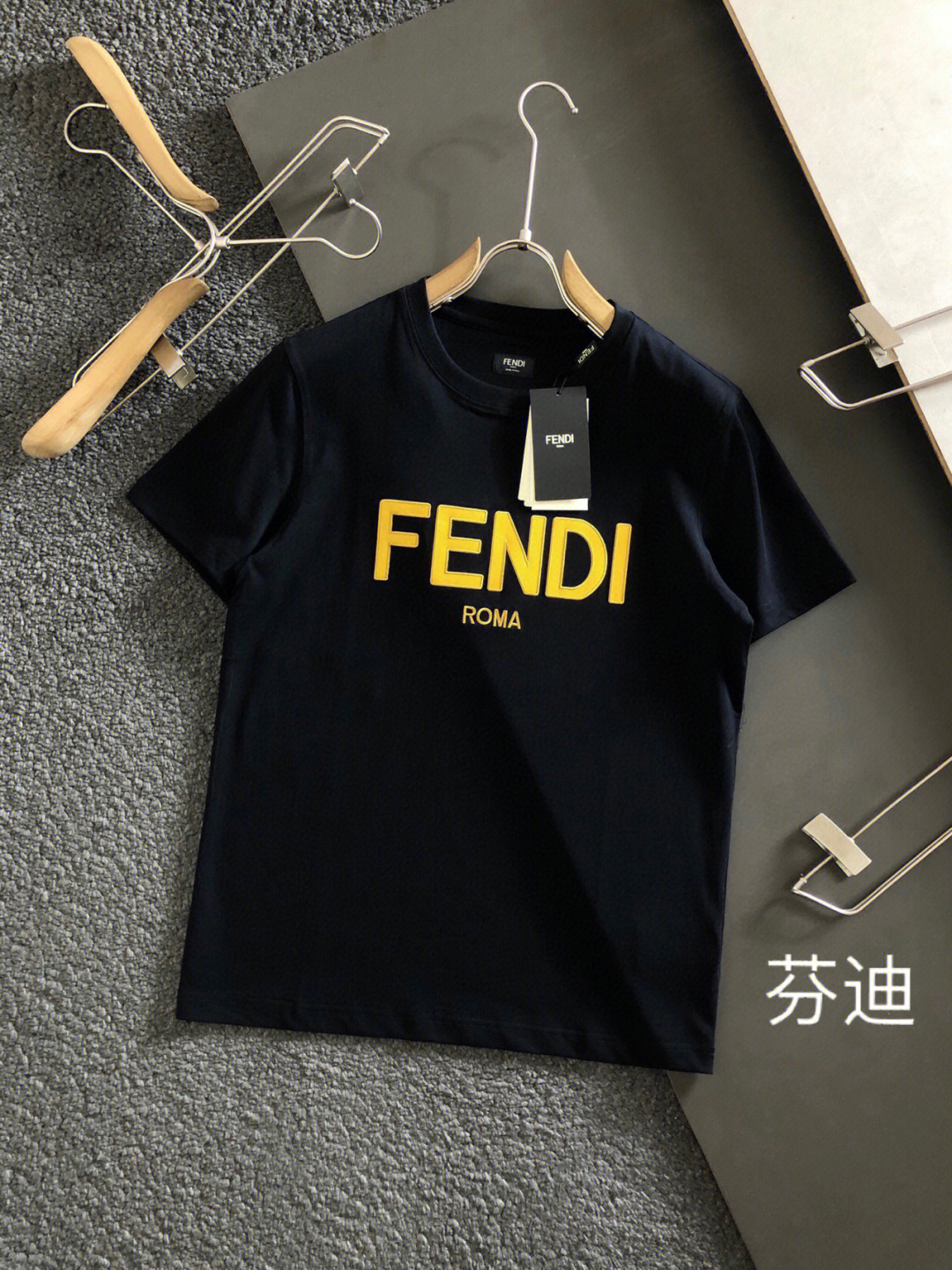 fendi芬迪字母刺绣短袖t恤