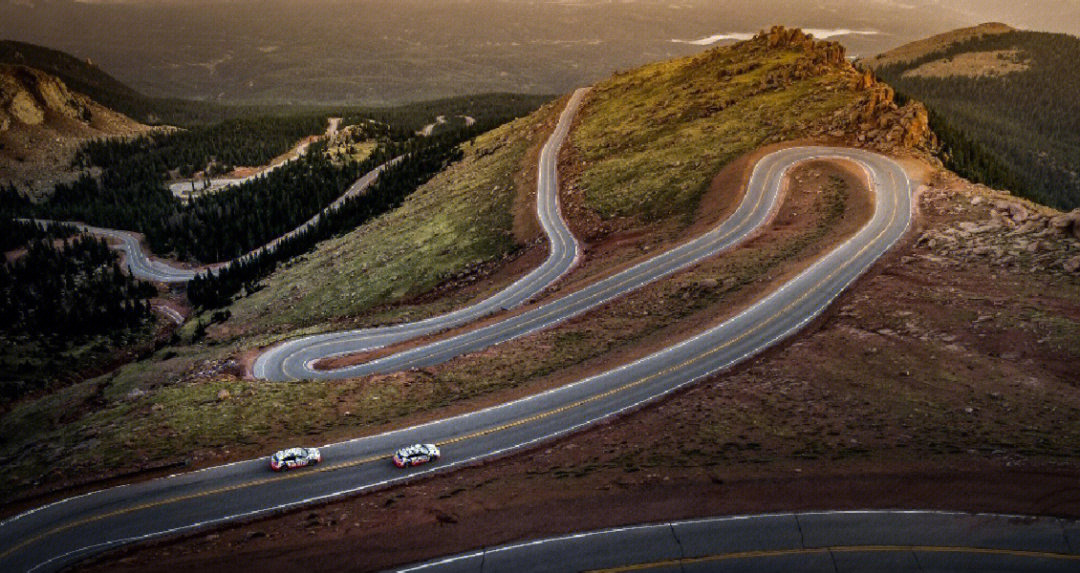 美国落基山脉的派克峰(pikes peak),在一些赛车发烧