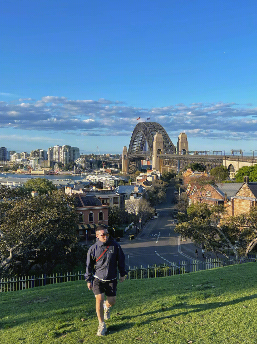 想要在悉尼拍个美美的异国风情照harbor bridge 肯定是不能少的由于