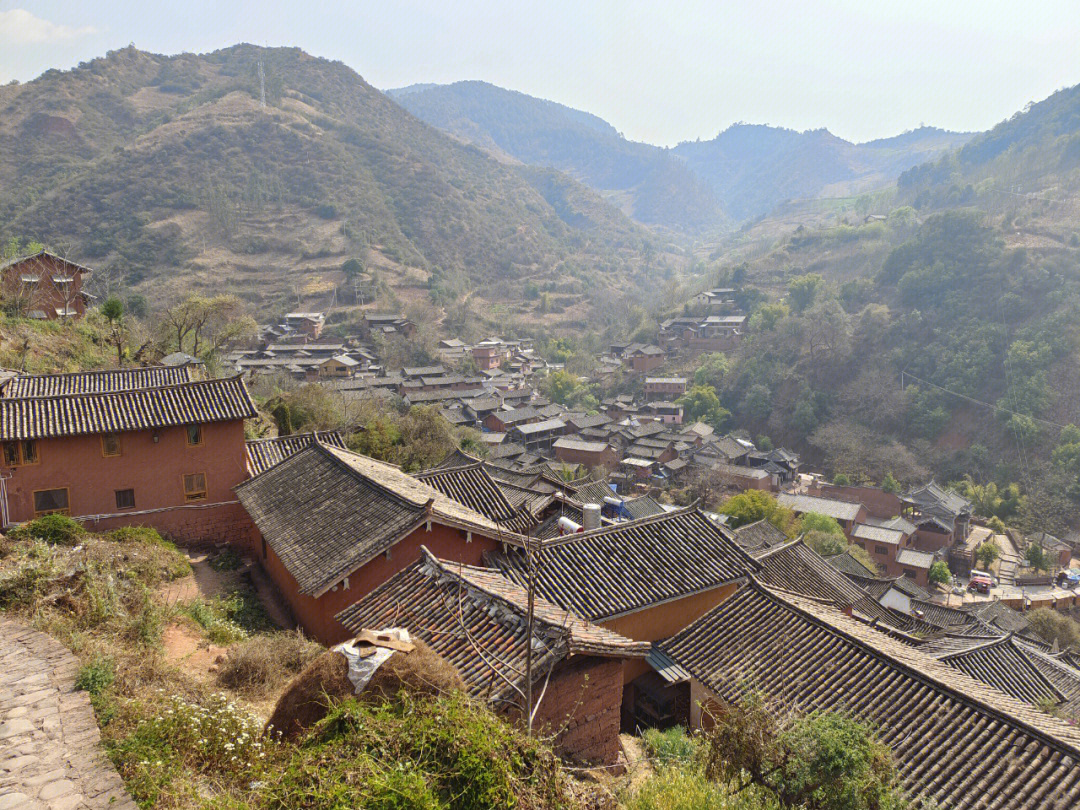 诺邓古村千年白古村落