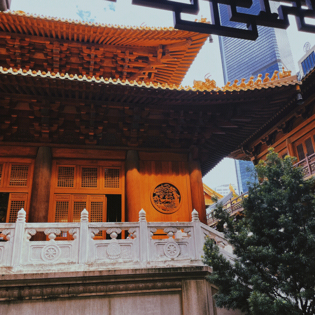 在上海待了两三年都没去过静安寺这次来上海玩还花50大洋买门票进去看