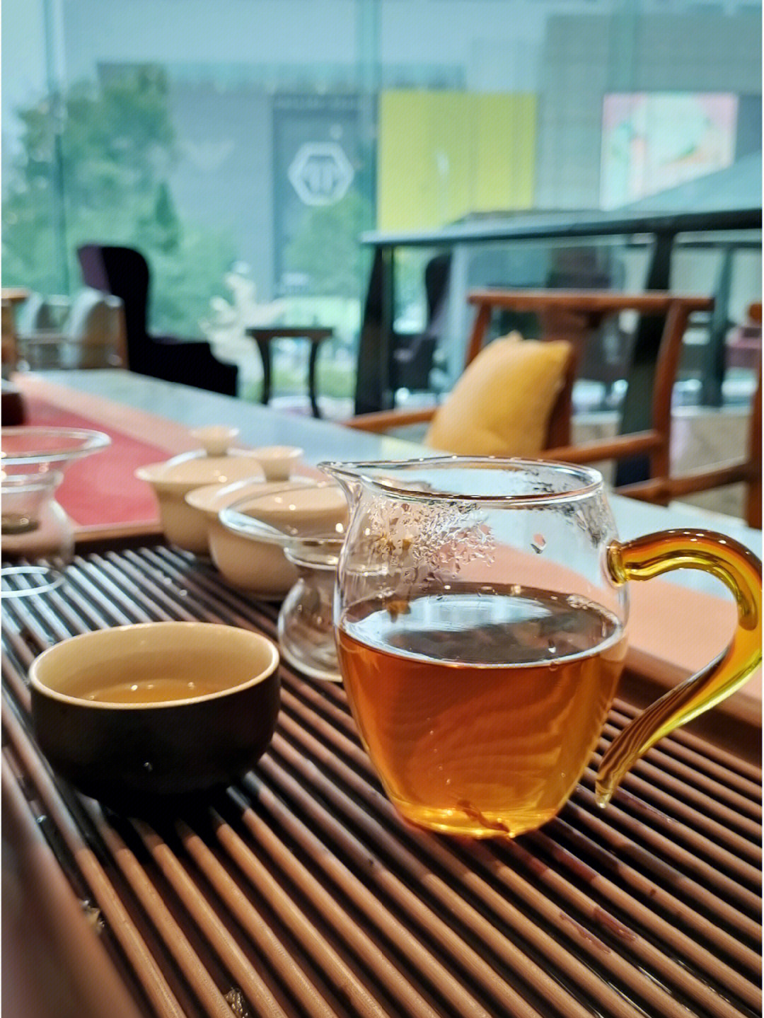 雨天品茶图片图片