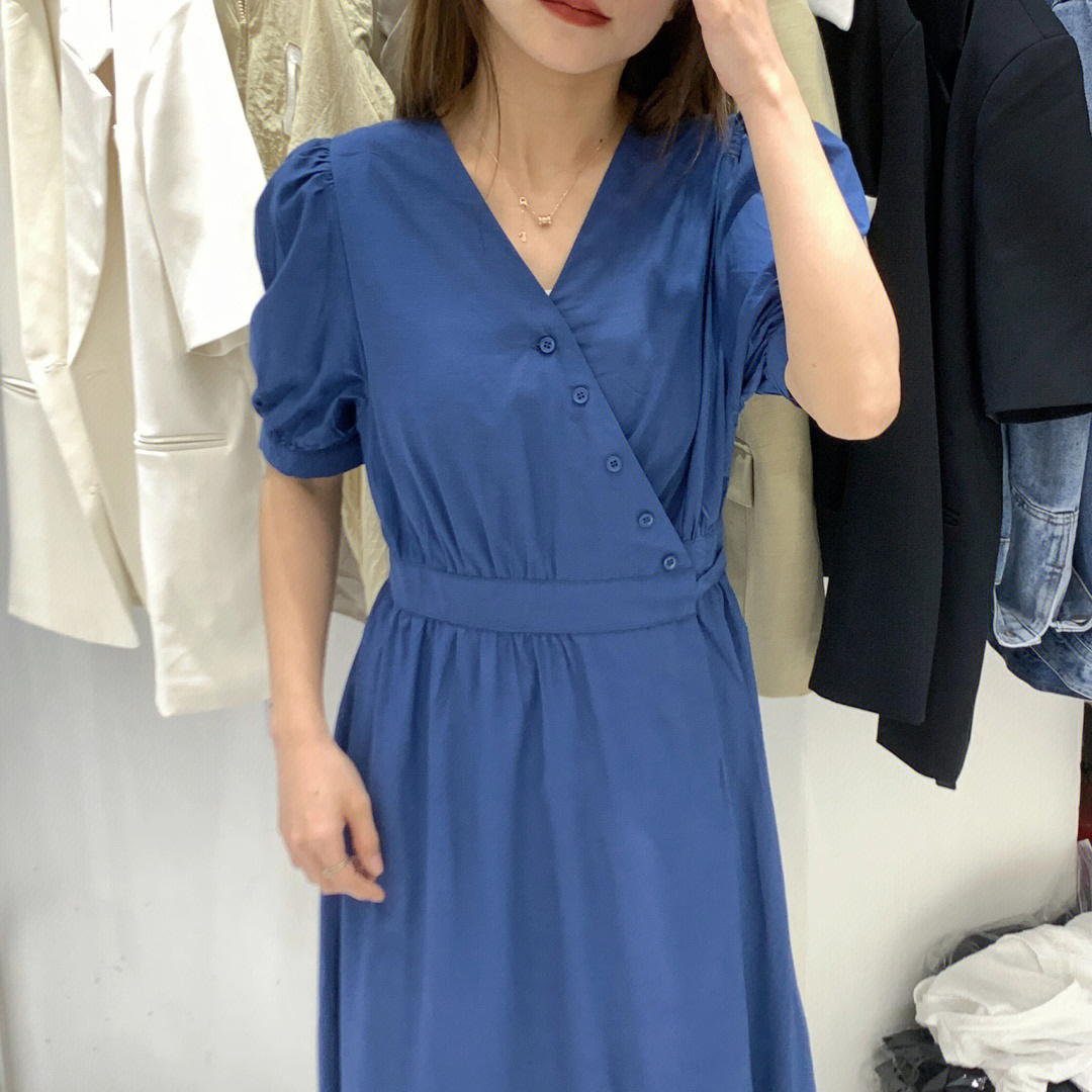 显白的蓝色裙