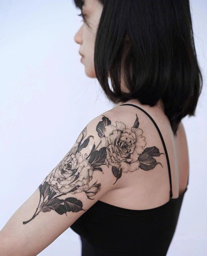 女人纹身纹牡丹代表啥图片