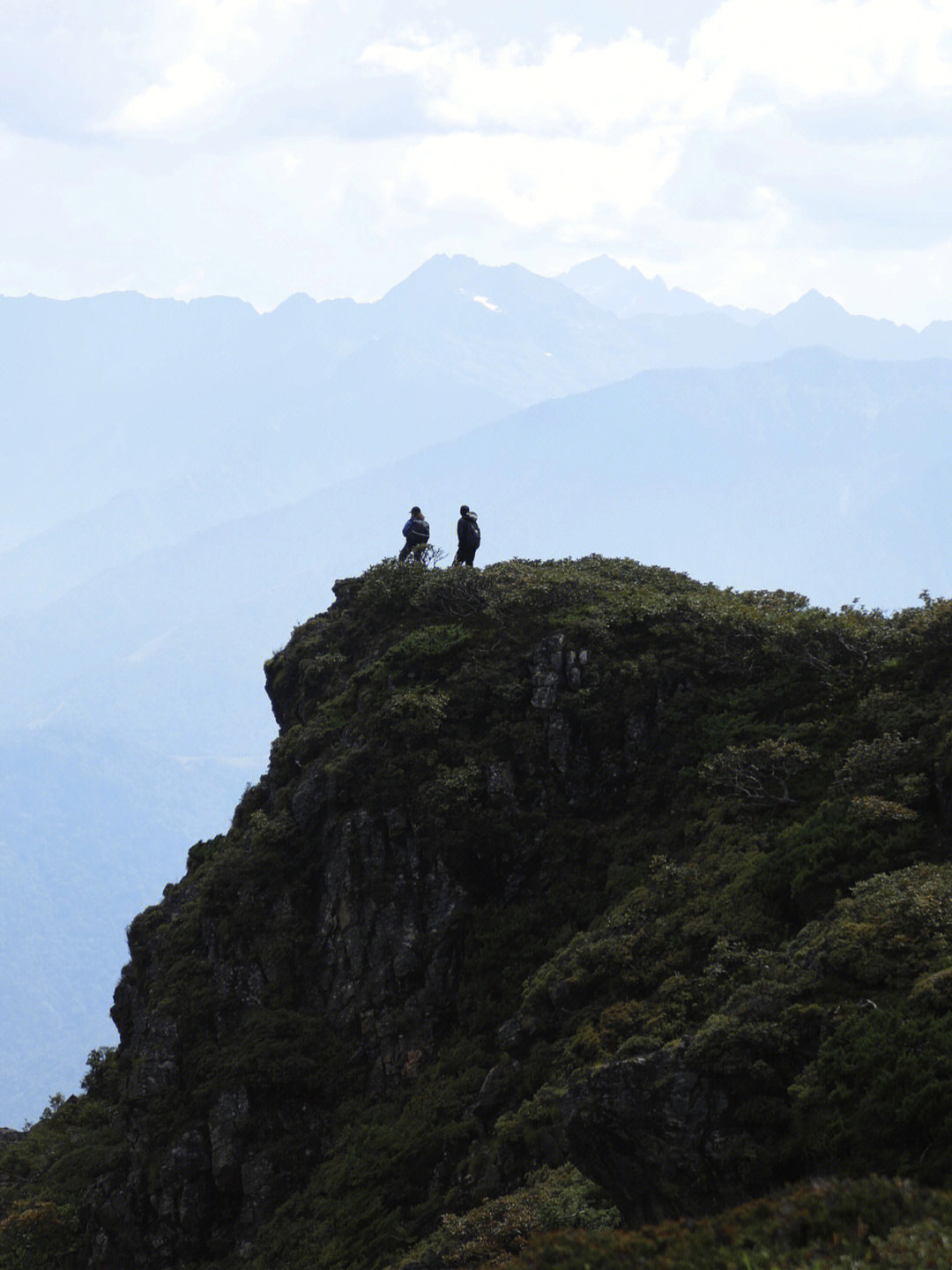 越岭又翻山藏机图图片