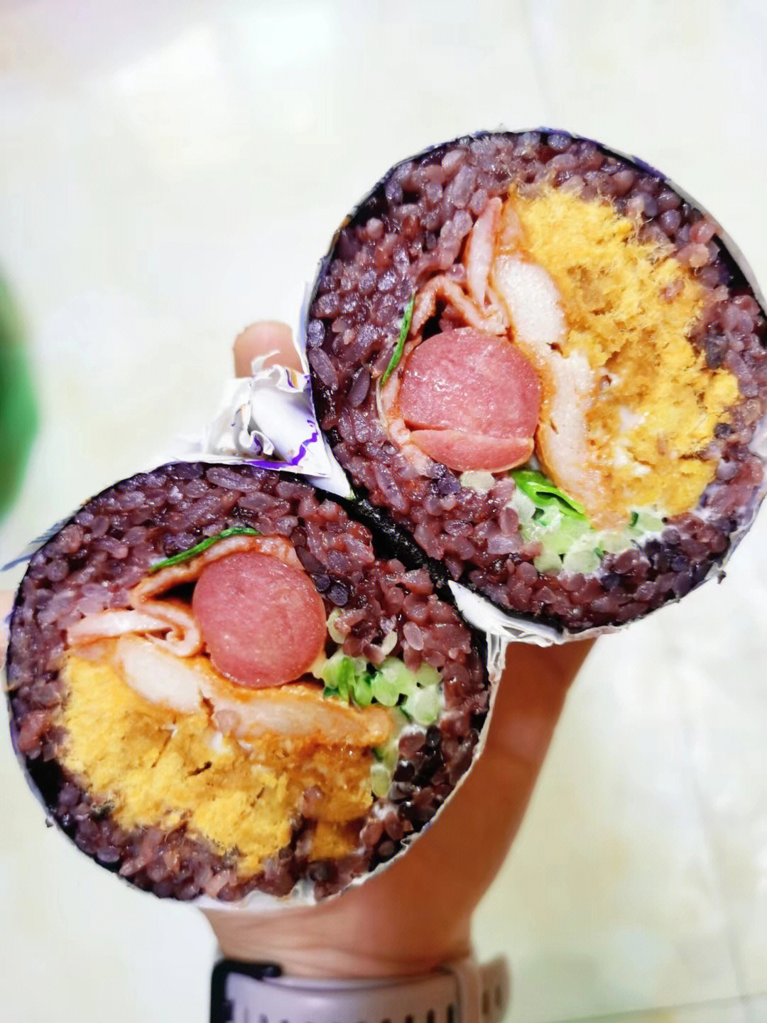 紫米饭团图片高清图片