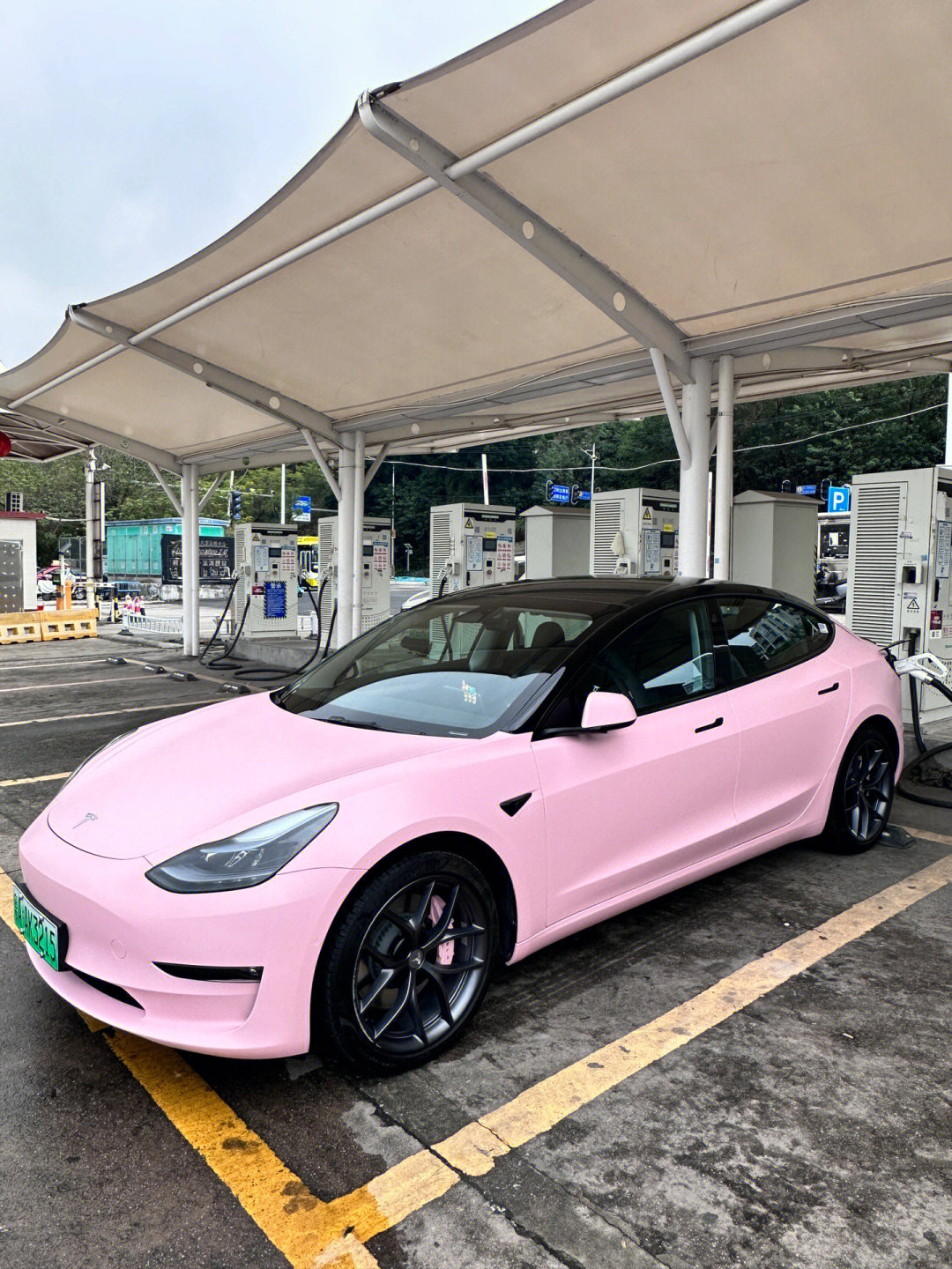 之前在广州的时候 爸爸就想给我买辆日常代步小车车 当时看了小鹏p7