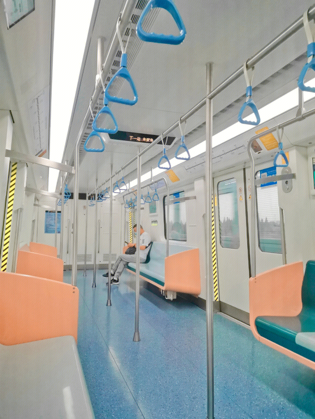 上海地铁17号线车厢