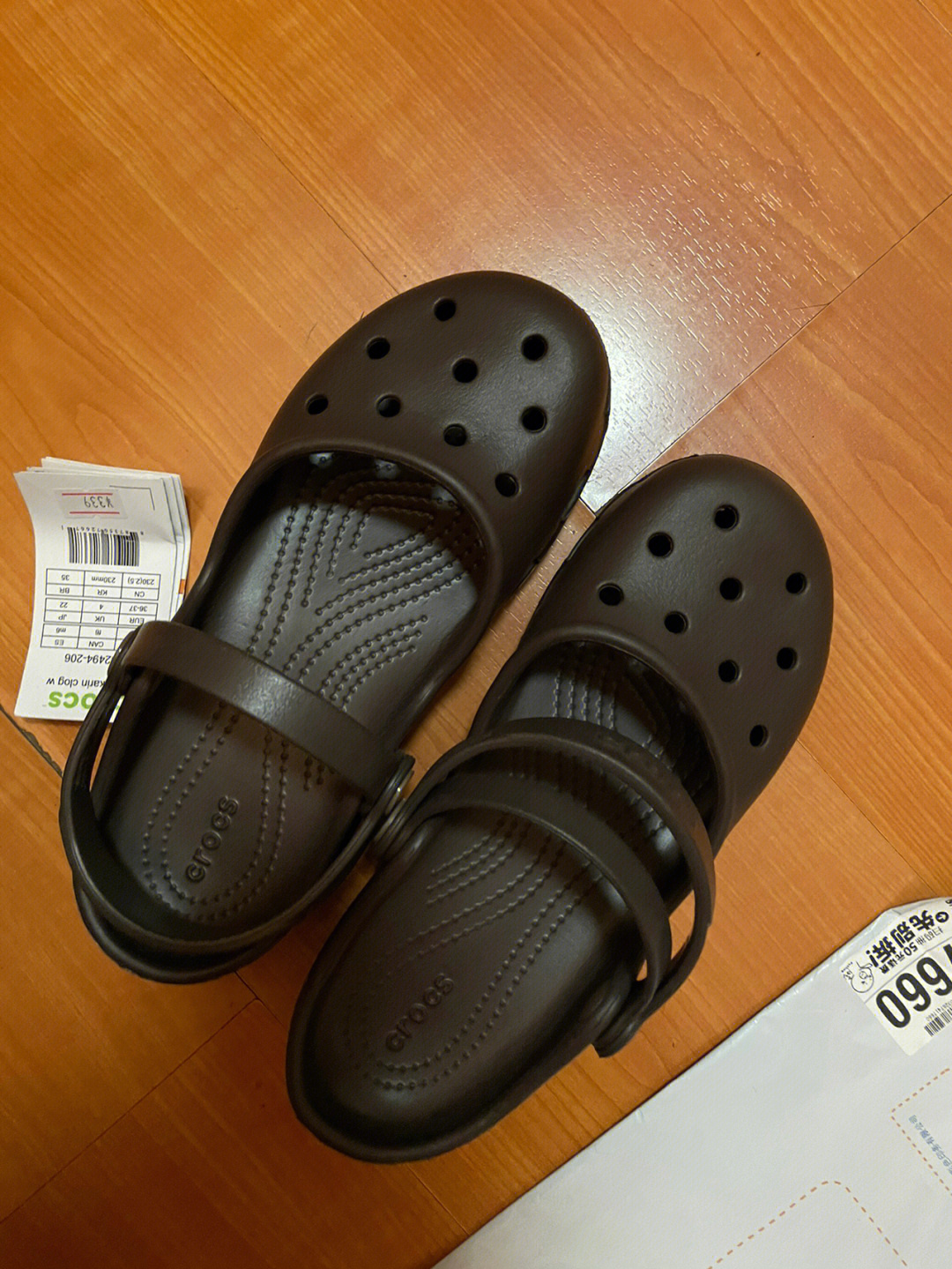 crocs洞洞鞋