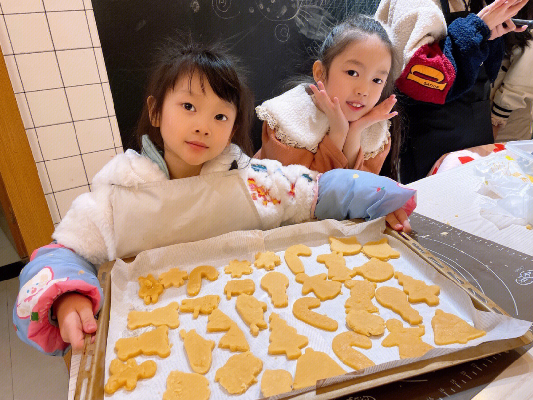 小朋友怎么自己做饼干呢