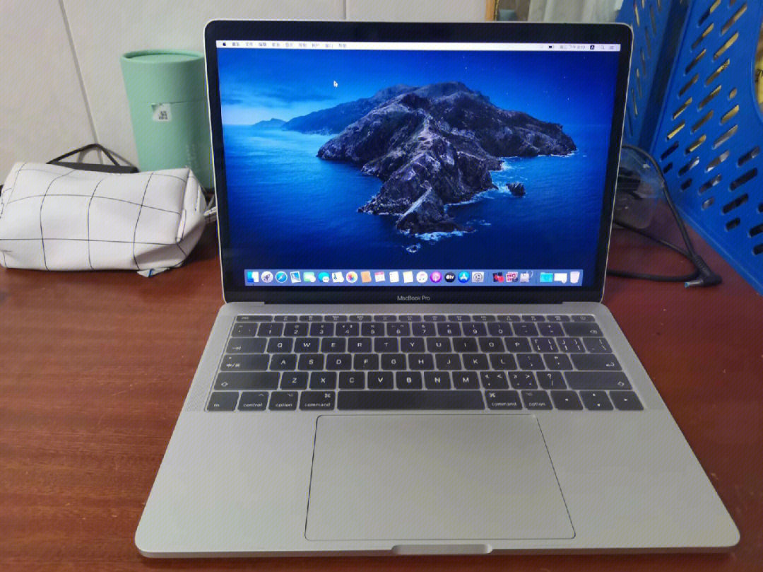 2800出售一台苹果macbook pro 17款 13寸笔记本,2018 年初买的 2017款