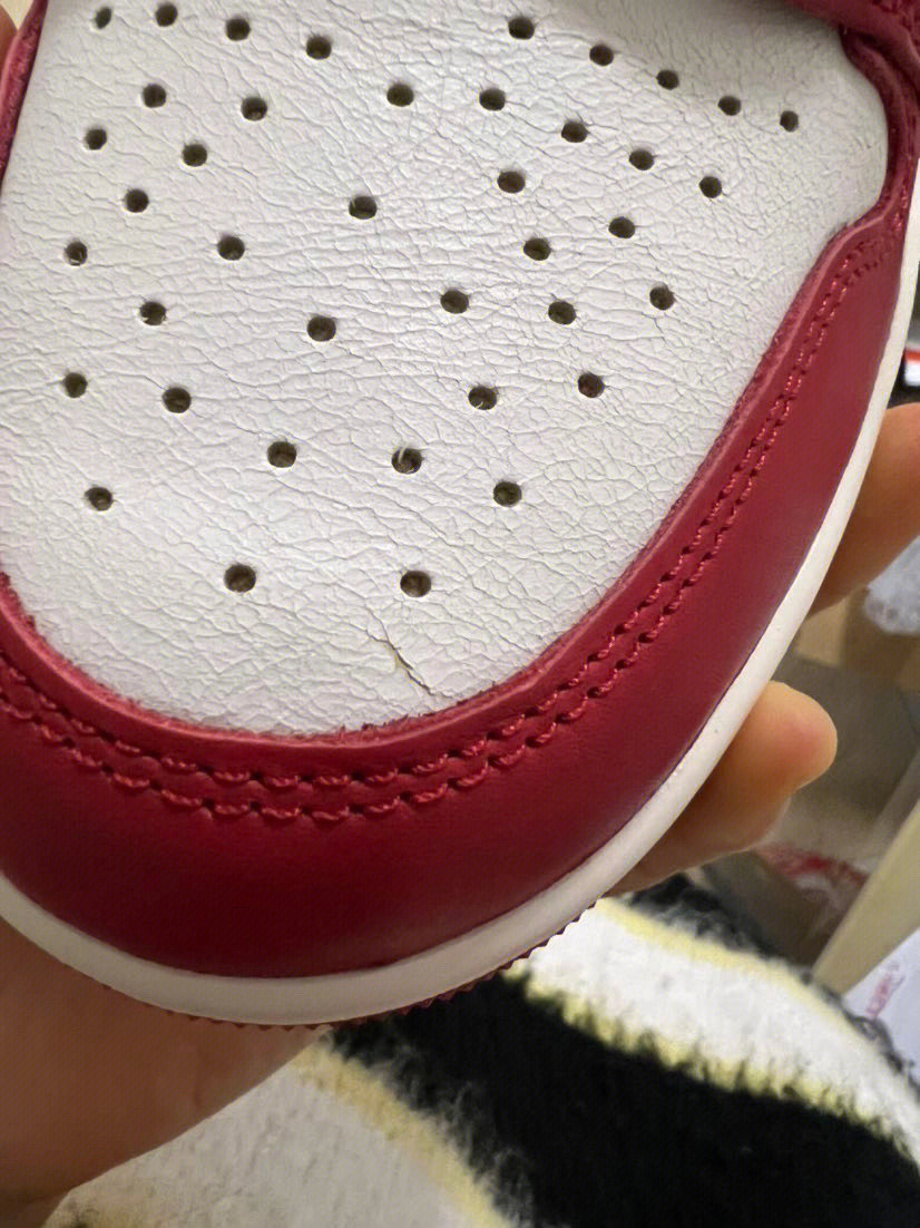 aj1鞋头爆皮开裂图片