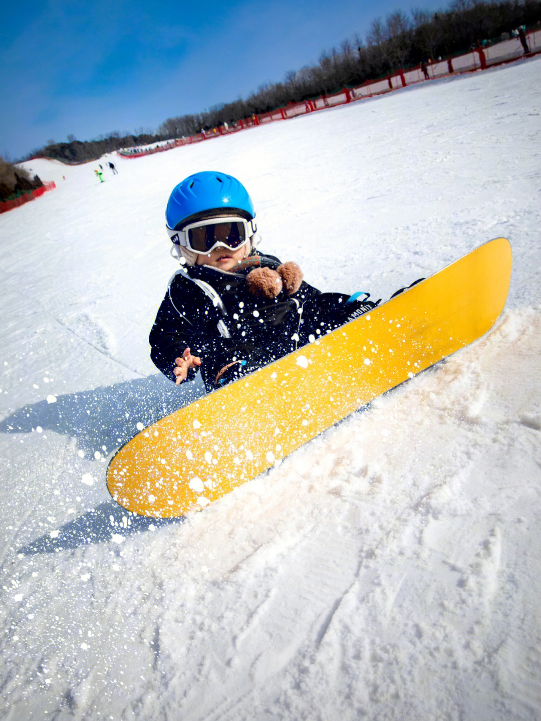 小学生滑雪照片图片