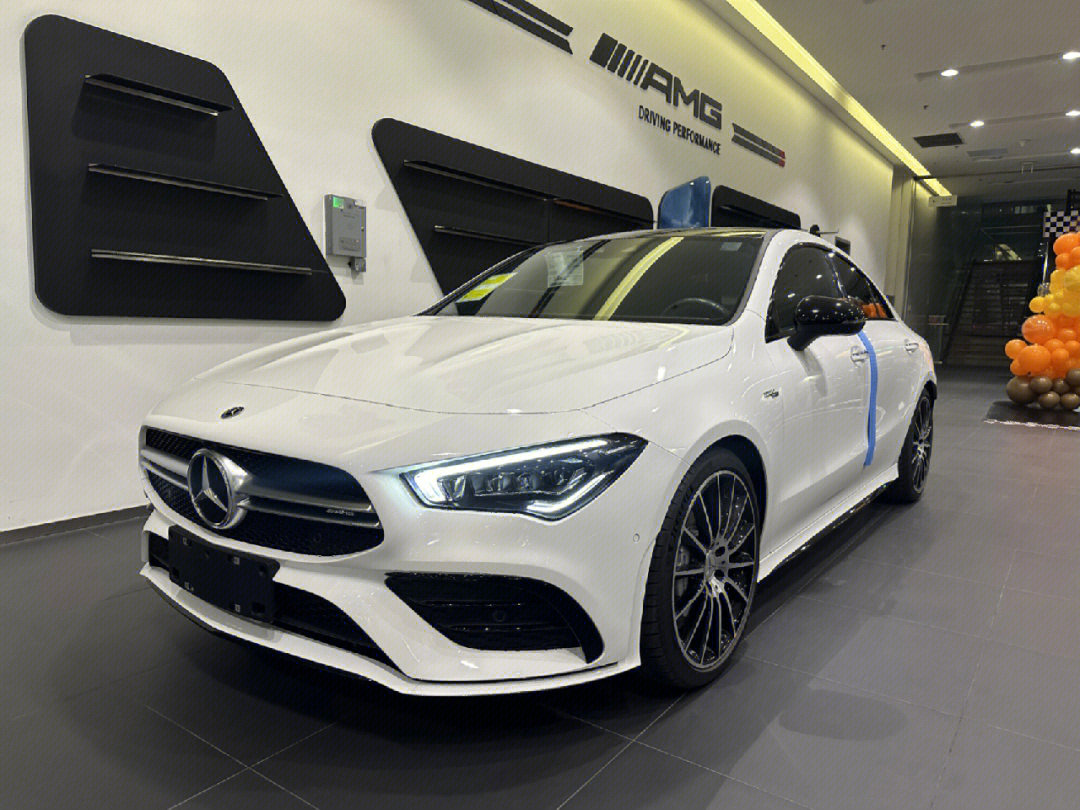 奔驰amg cla35落地价图片